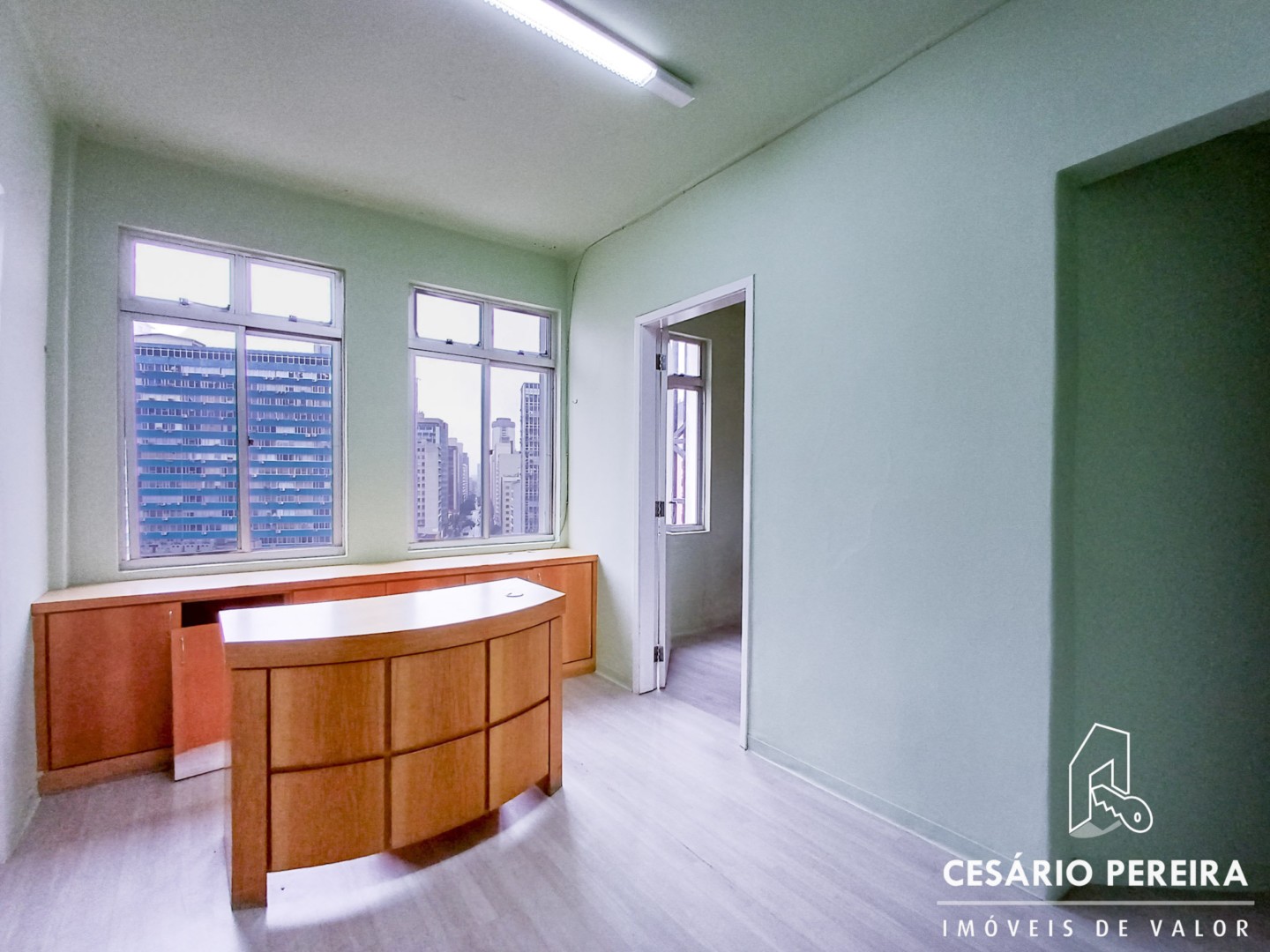 Sala/Conjunto Comercial para alugar em Centro, Curitiba — Portal Chave Fácil