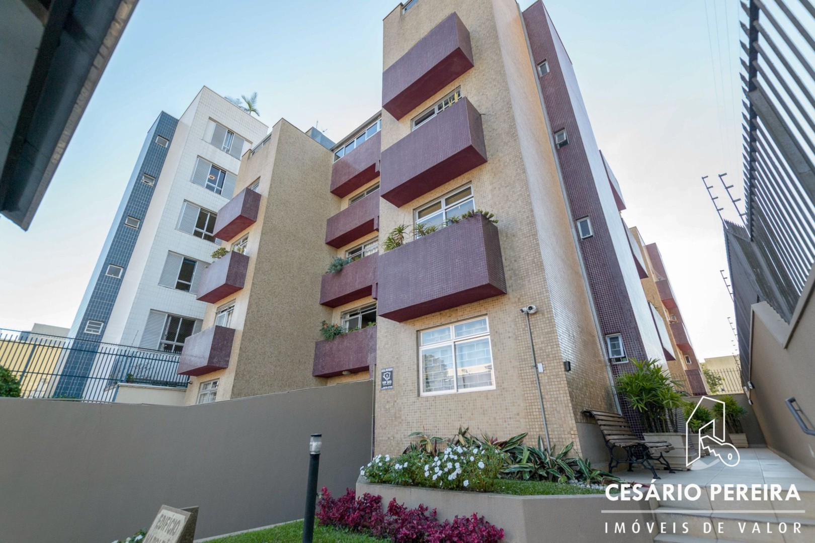 Apartamento à venda em Reboucas, Curitiba — Portal Chave Fácil