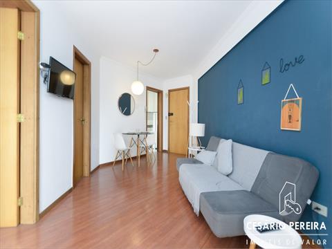 Apartamento para locacao no Centro em Curitiba com 70,43m² por R$ 2.777,78