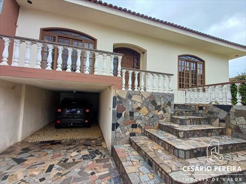 Casa Residencial para vendalocacaovenda e locacao no Butiatuvinha em Curitiba com 450m² por R$ 1.500.000,006.666,67